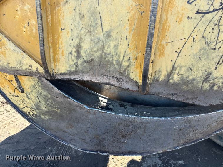 image for item FK1637 2001 John Deere 648GIII skidder