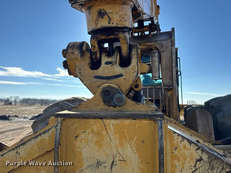 image for item FK1637 2001 John Deere 648GIII skidder