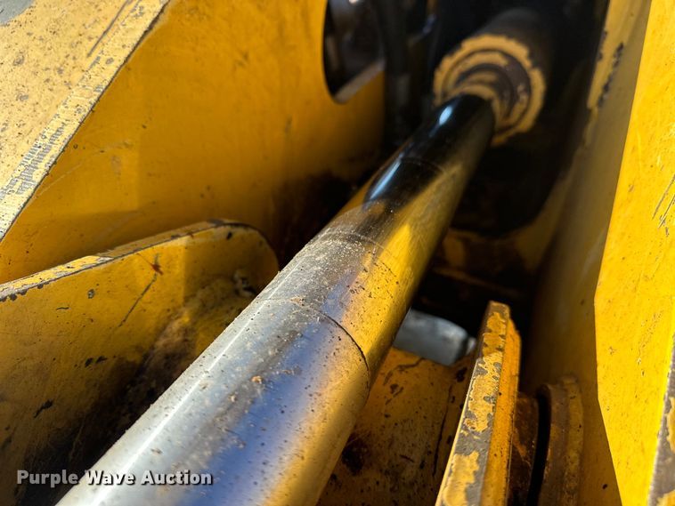 image for item FK1637 2001 John Deere 648GIII skidder