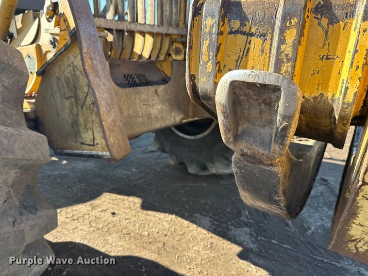 image for item FK1637 2001 John Deere 648GIII skidder