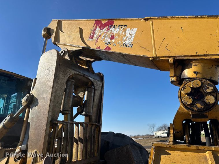 image for item FK1637 2001 John Deere 648GIII skidder