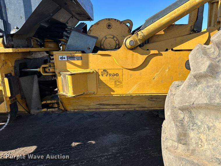 image for item FK1637 2001 John Deere 648GIII skidder