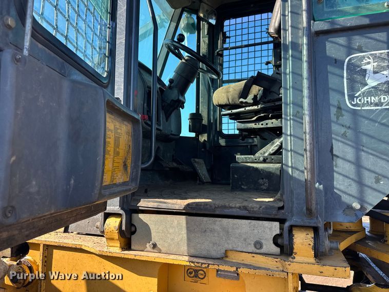 image for item FK1637 2001 John Deere 648GIII skidder