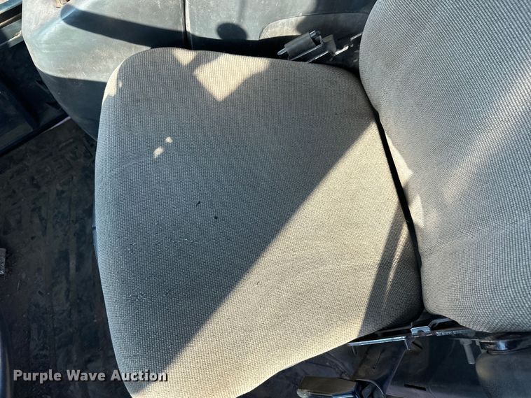 image for item FK1637 2001 John Deere 648GIII skidder