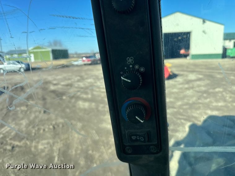 image for item FK1637 2001 John Deere 648GIII skidder