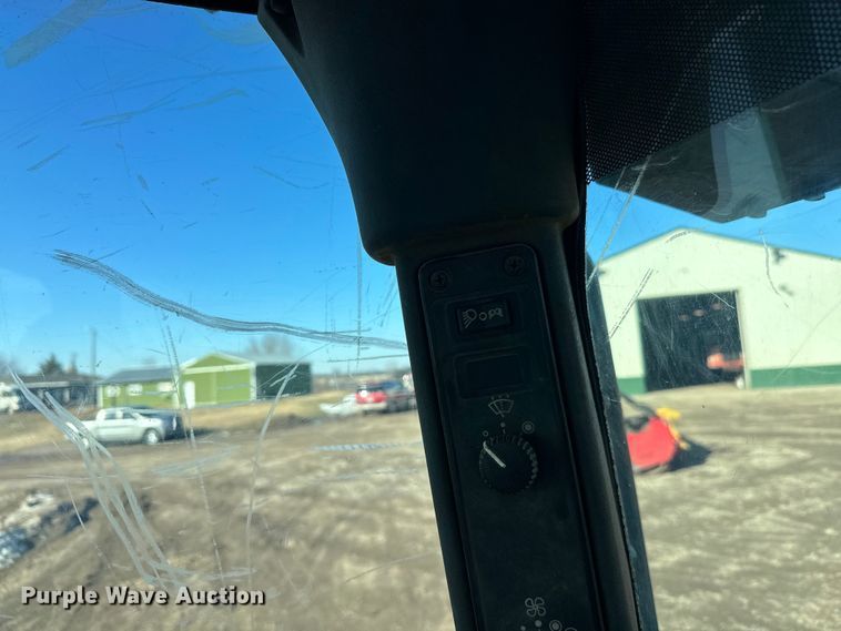 image for item FK1637 2001 John Deere 648GIII skidder