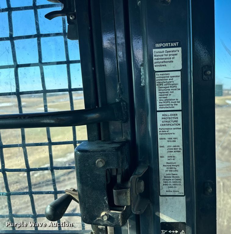 image for item FK1637 2001 John Deere 648GIII skidder