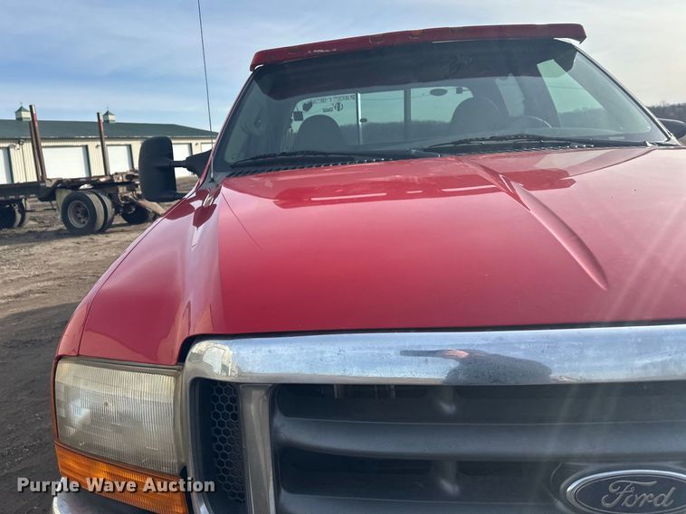 image for item FK1673 2000 Ford F350 Super Duty Crew Cab pickup truck