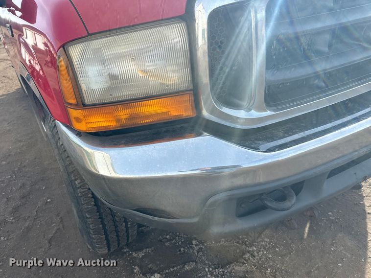 image for item FK1673 2000 Ford F350 Super Duty Crew Cab pickup truck