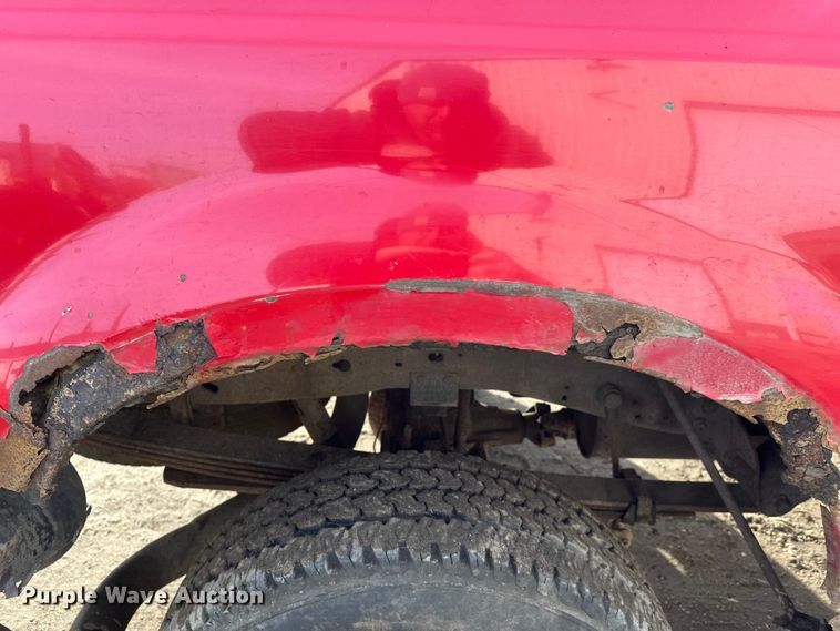 image for item FK1673 2000 Ford F350 Super Duty Crew Cab pickup truck