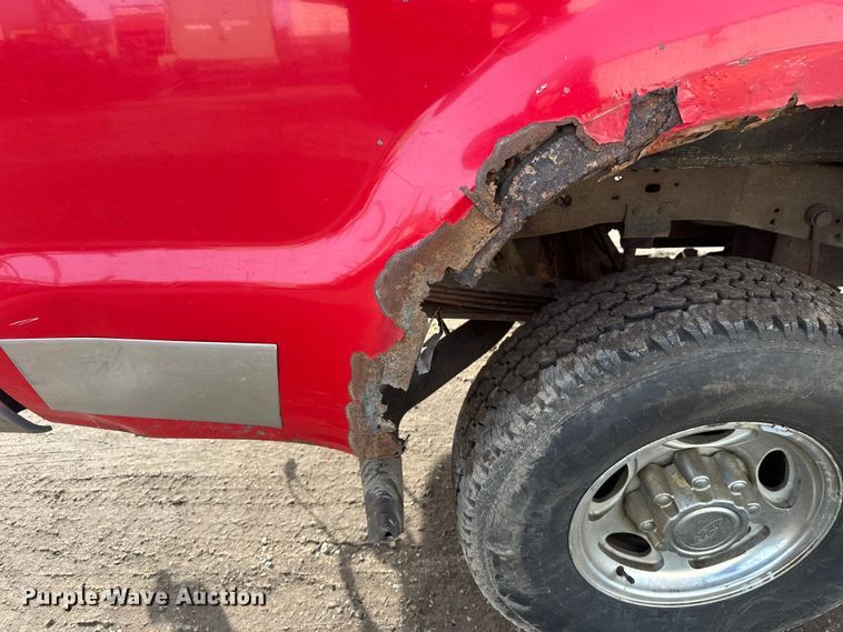 image for item FK1673 2000 Ford F350 Super Duty Crew Cab pickup truck