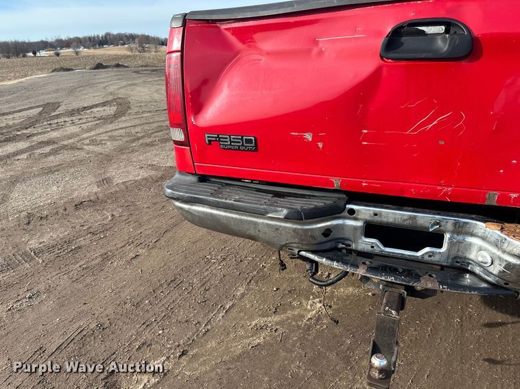 image for item FK1673 2000 Ford F350 Super Duty Crew Cab pickup truck