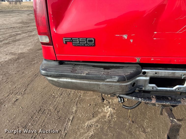 image for item FK1673 2000 Ford F350 Super Duty Crew Cab pickup truck