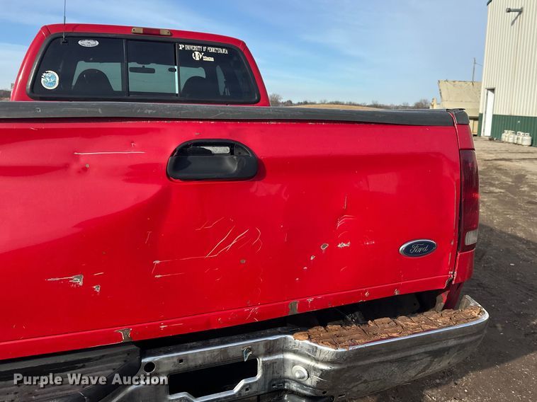 image for item FK1673 2000 Ford F350 Super Duty Crew Cab pickup truck