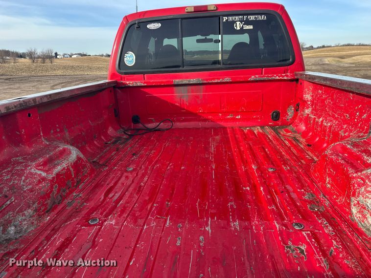 image for item FK1673 2000 Ford F350 Super Duty Crew Cab pickup truck