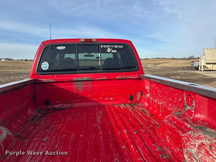 image for item FK1673 2000 Ford F350 Super Duty Crew Cab pickup truck