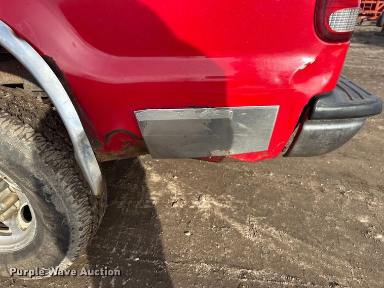 image for item FK1673 2000 Ford F350 Super Duty Crew Cab pickup truck