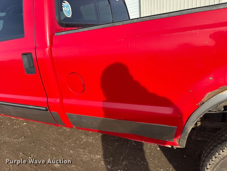 image for item FK1673 2000 Ford F350 Super Duty Crew Cab pickup truck