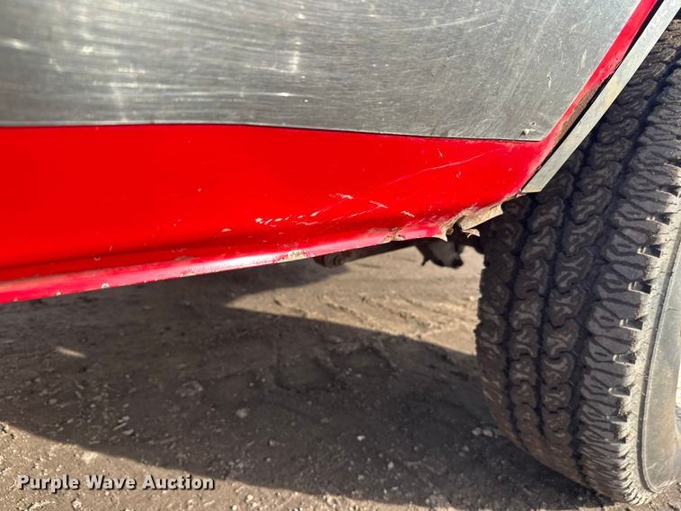 image for item FK1673 2000 Ford F350 Super Duty Crew Cab pickup truck