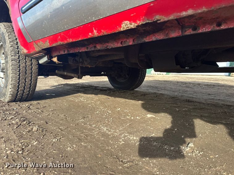 image for item FK1673 2000 Ford F350 Super Duty Crew Cab pickup truck