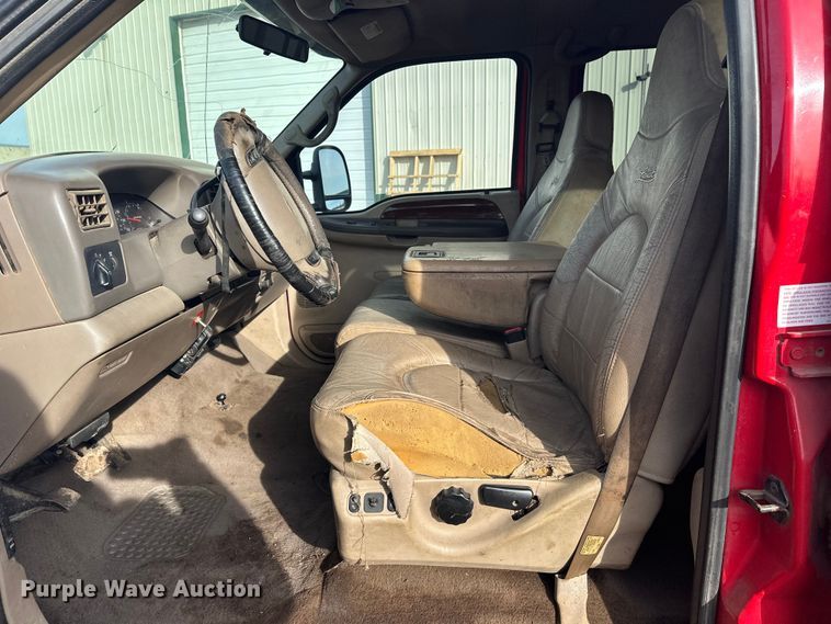 image for item FK1673 2000 Ford F350 Super Duty Crew Cab pickup truck