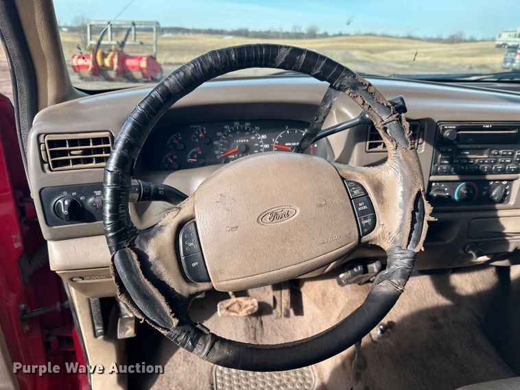 image for item FK1673 2000 Ford F350 Super Duty Crew Cab pickup truck