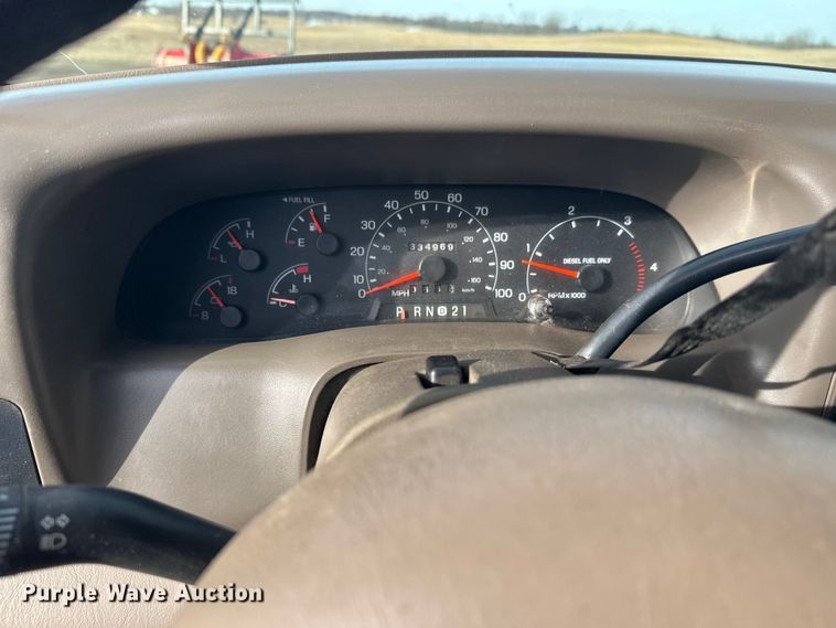 image for item FK1673 2000 Ford F350 Super Duty Crew Cab pickup truck