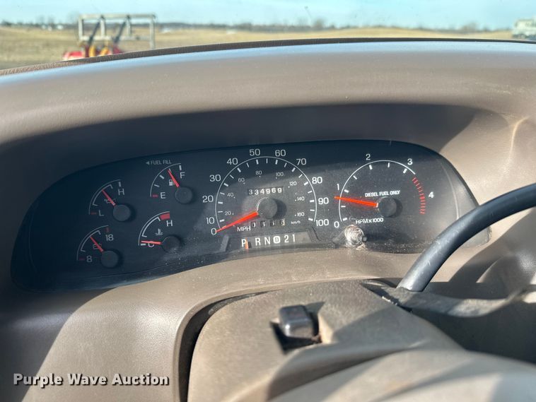 image for item FK1673 2000 Ford F350 Super Duty Crew Cab pickup truck