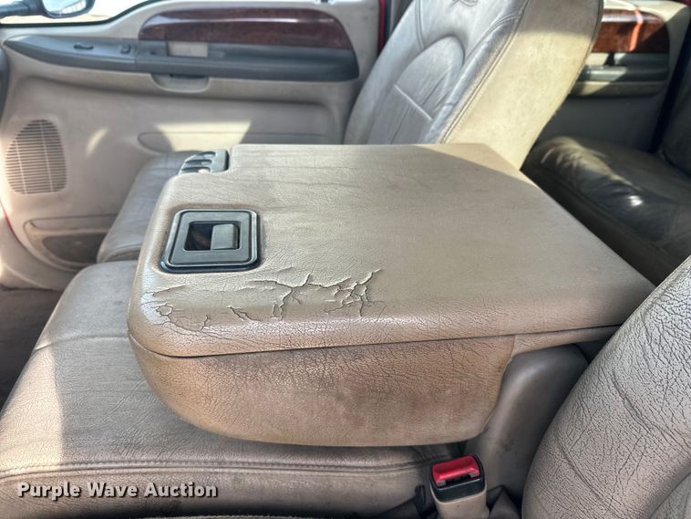 image for item FK1673 2000 Ford F350 Super Duty Crew Cab pickup truck