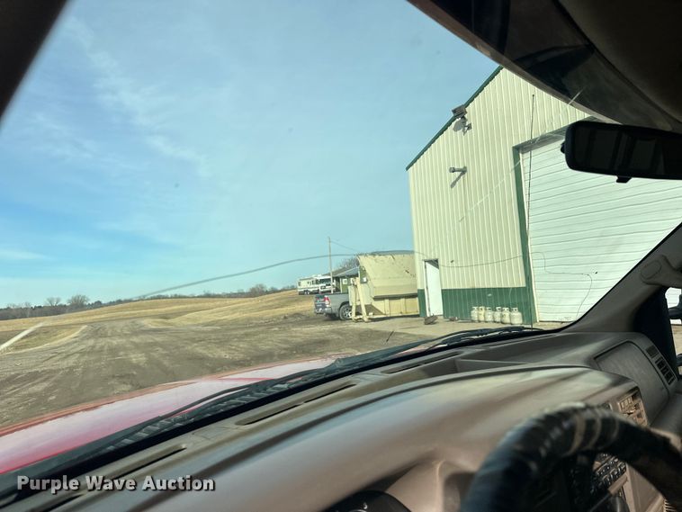 image for item FK1673 2000 Ford F350 Super Duty Crew Cab pickup truck