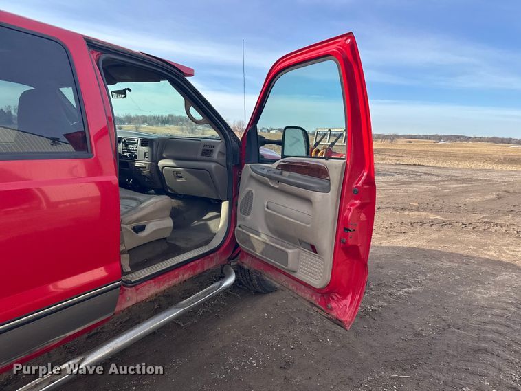 image for item FK1673 2000 Ford F350 Super Duty Crew Cab pickup truck