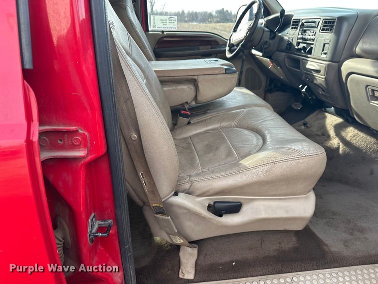 image for item FK1673 2000 Ford F350 Super Duty Crew Cab pickup truck