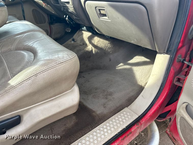 image for item FK1673 2000 Ford F350 Super Duty Crew Cab pickup truck