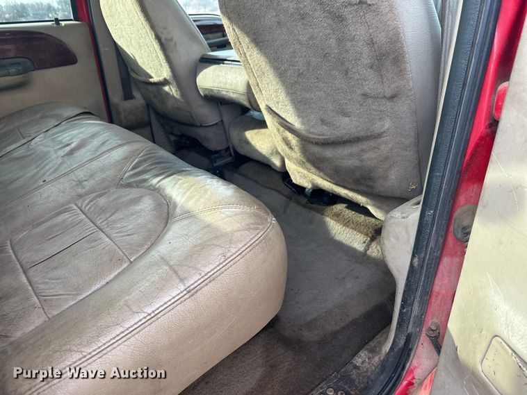 image for item FK1673 2000 Ford F350 Super Duty Crew Cab pickup truck