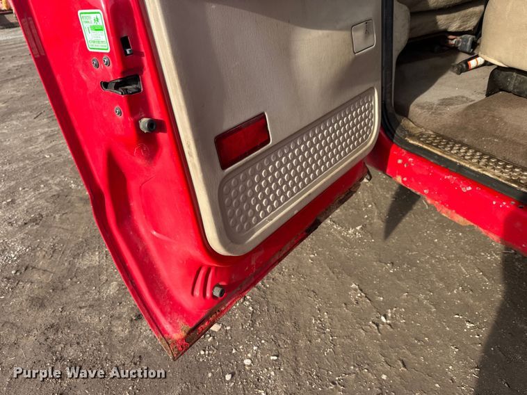 image for item FK1673 2000 Ford F350 Super Duty Crew Cab pickup truck