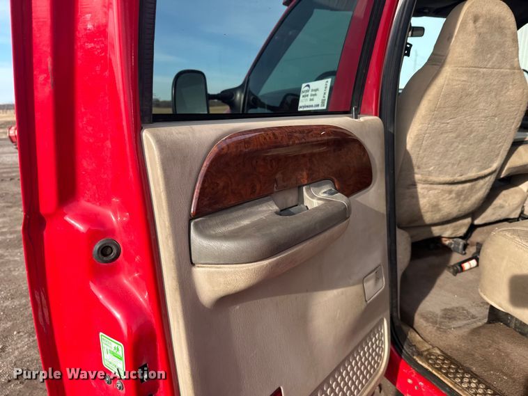 image for item FK1673 2000 Ford F350 Super Duty Crew Cab pickup truck