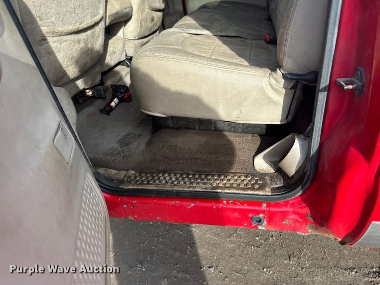 image for item FK1673 2000 Ford F350 Super Duty Crew Cab pickup truck