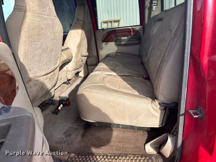 image for item FK1673 2000 Ford F350 Super Duty Crew Cab pickup truck