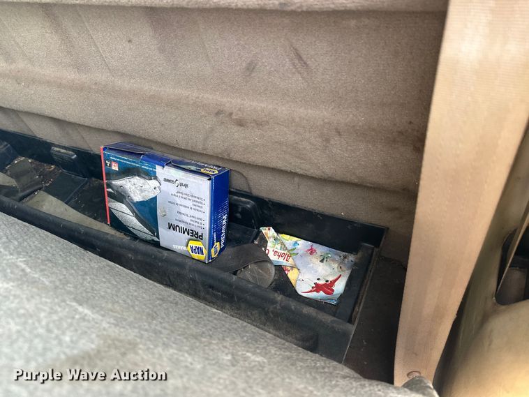 image for item FK1673 2000 Ford F350 Super Duty Crew Cab pickup truck