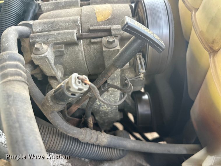 image for item FK1673 2000 Ford F350 Super Duty Crew Cab pickup truck