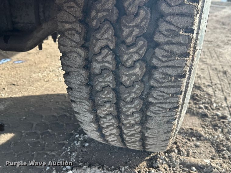 image for item FK1673 2000 Ford F350 Super Duty Crew Cab pickup truck