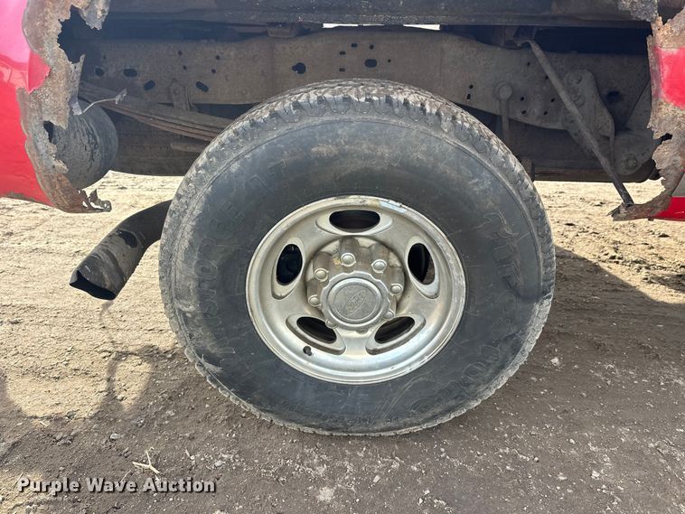 image for item FK1673 2000 Ford F350 Super Duty Crew Cab pickup truck