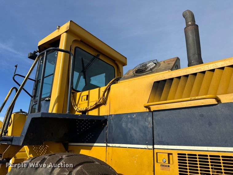 image for item FK1674 1988 Komatsu WA450-1 wheel loader