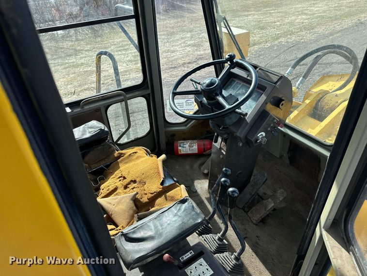 image for item FK1674 1988 Komatsu WA450-1 wheel loader
