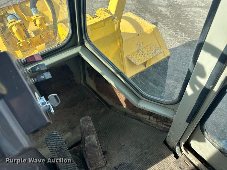 image for item FK1674 1988 Komatsu WA450-1 wheel loader