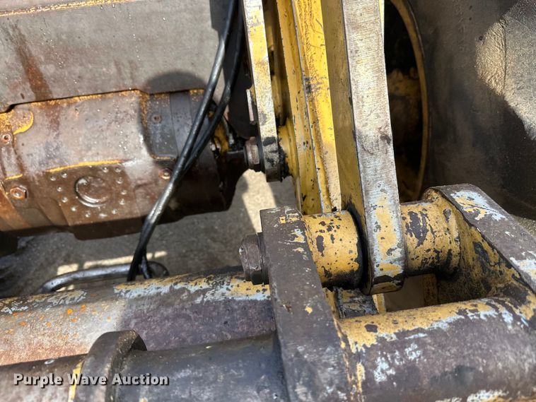 image for item FK1698 2001 Hydro-Ax 721E mulcher