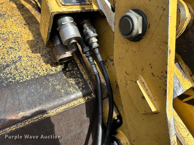 image for item FK1698 2001 Hydro-Ax 721E mulcher