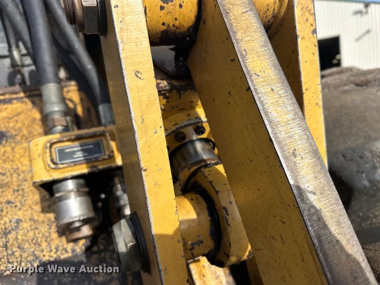 image for item FK1698 2001 Hydro-Ax 721E mulcher