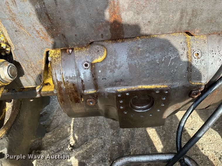 image for item FK1698 2001 Hydro-Ax 721E mulcher