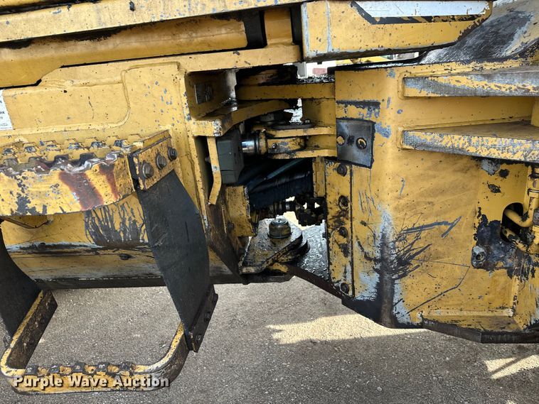 image for item FK1698 2001 Hydro-Ax 721E mulcher